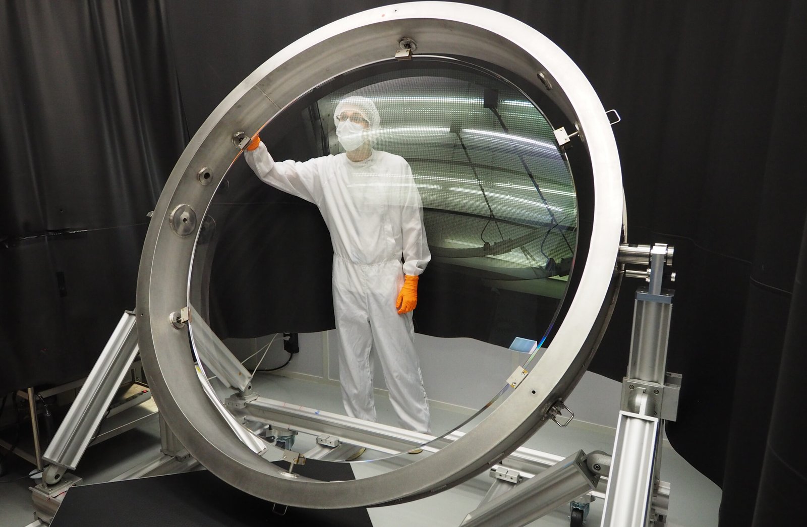 Vimfun glass cutting equipment is a perfect machine tool for precision cutting Astronomical Optics Pre-Cutting