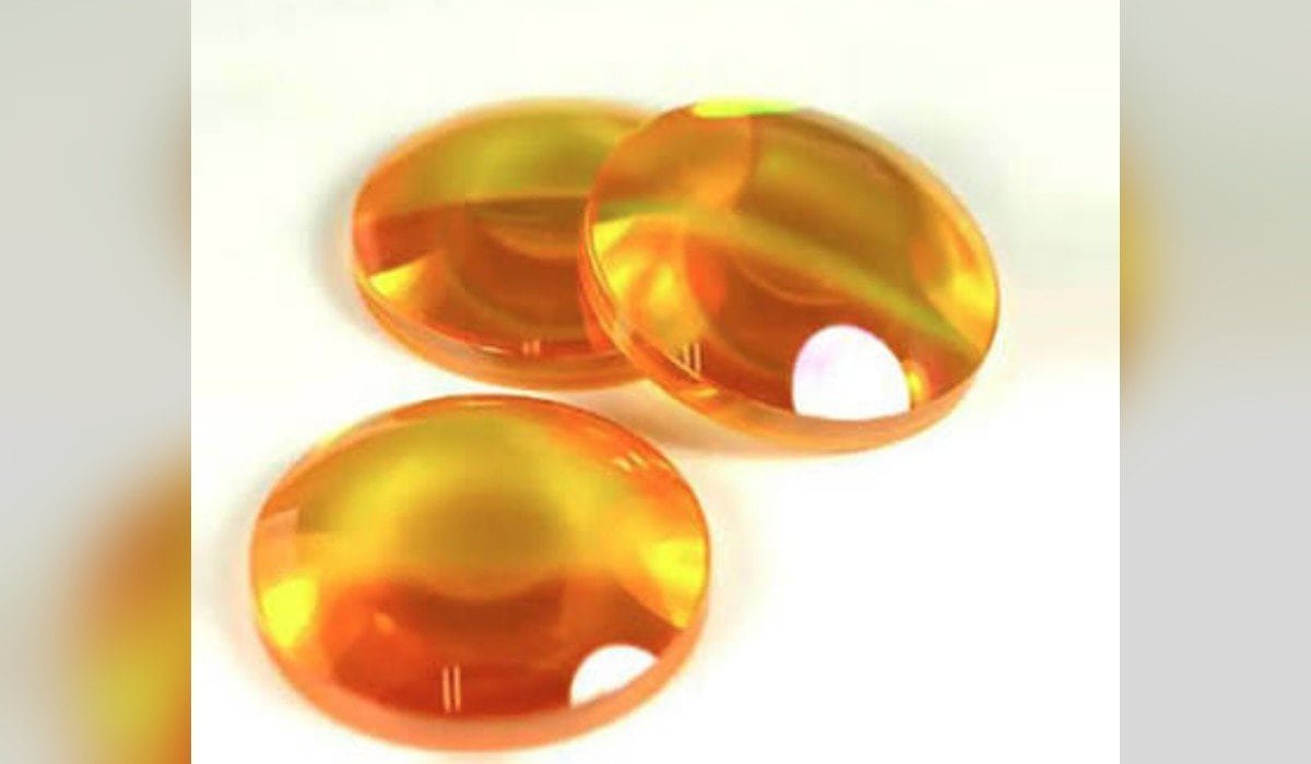 Polished convex lenses produced on the FP-4L convex lens polishing machine