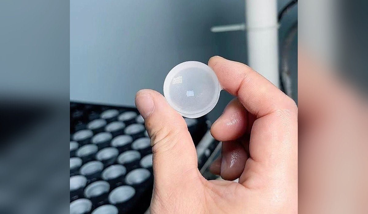Polished concave lenses produced on the FP-4U concave lens polishing machine
